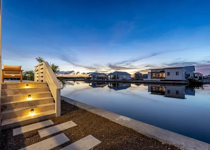 Sunset Serenity And Mistico Club Boat Shuttle Villa *